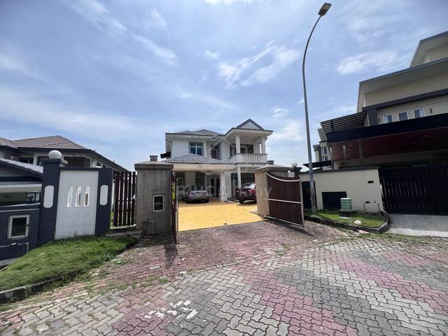 FULLY RENOVATED🔥🔥 2 Storey Bungalow Subang Bestari Shah Alam 1