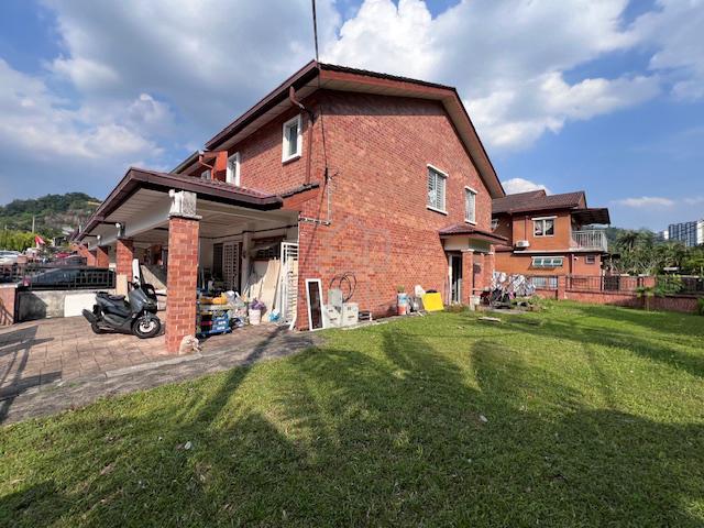 2 Storey Corner House With Big Land 1