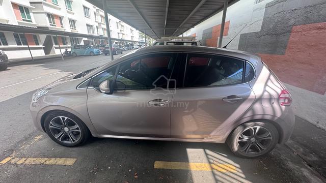 2013 Peugeot 208 1.6 VTi ALLURE (A) - 2