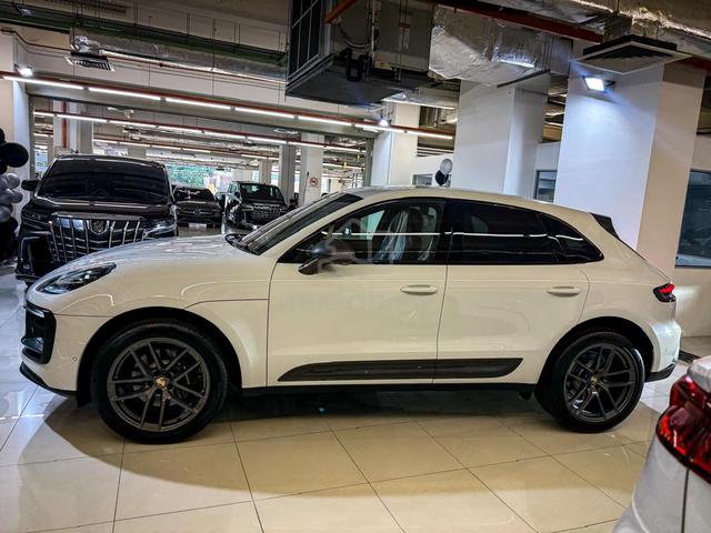 JPN CBU - 2023 Porsche MACAN 2.0 T FACELIFT - (A) - 3