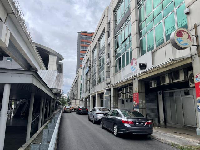 Puchong Bandar Puteri, 4 Storey Shop Next to LRT 1