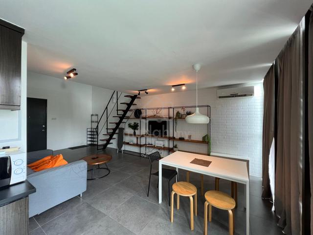 Empire City, Colonial Loft 1