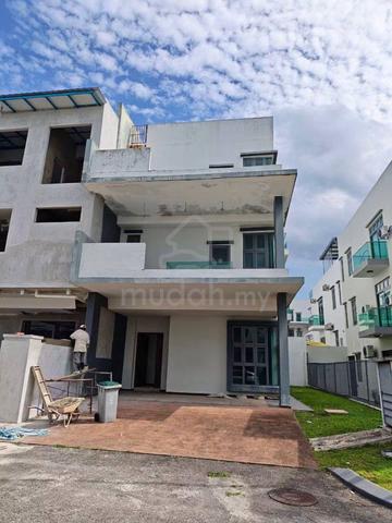 3 Storey Cluster House D'Calthon Bukit Skudai 1