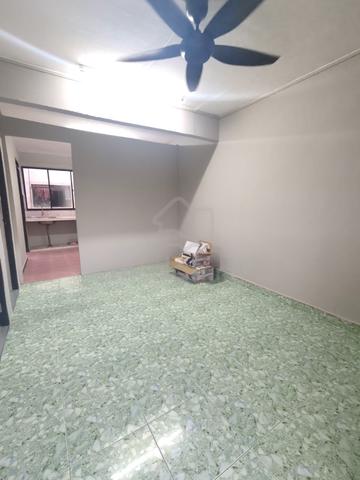 Flat Taman Ungku Tun Aminah 1