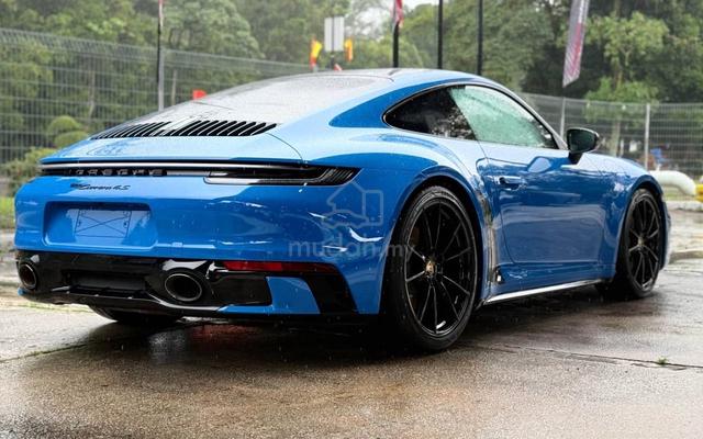 2021 Porsche 911 Carrera 4S - 2