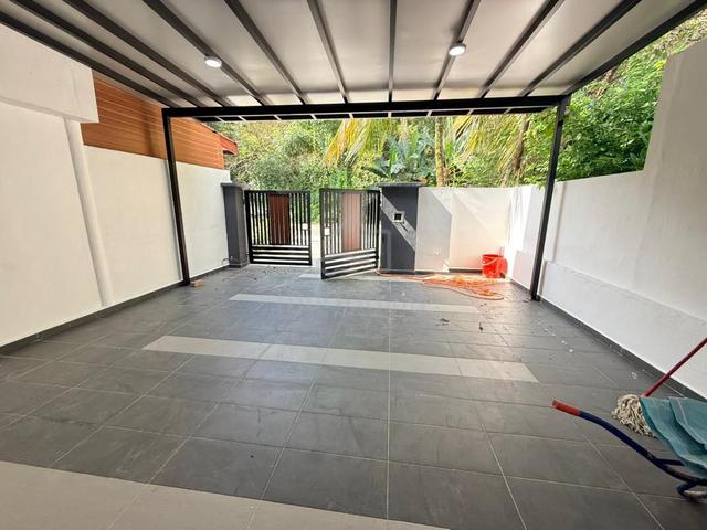 seri alarm ,near ciq,New Renovation,3b2b 1