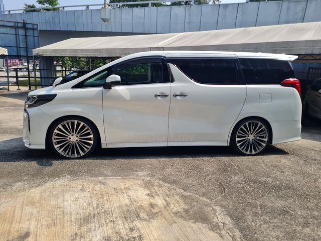2021 Toyota Alphard 2.5 SC Sunroof 8 Unreg - 4