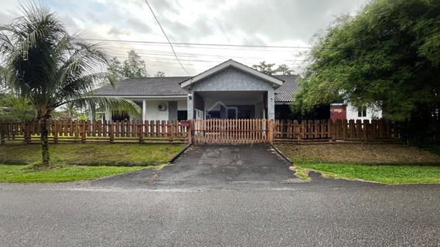 SALE🤗 LEASEHOLD BIG BUNGALOW TMN LONG JAAFAR TP 1