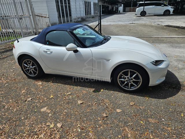 2022 Mazda MX-5 1.5 ROADSTER S (A) Navy Top AUTO - 4