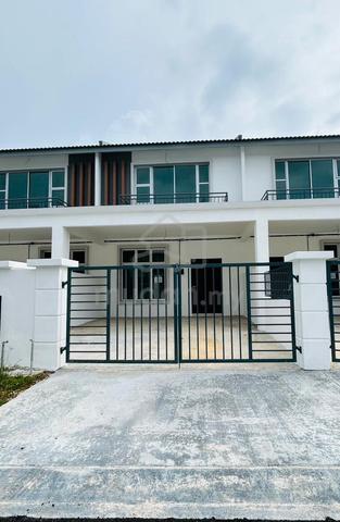 2-Storey House for Rent -Spacious & Family Friendly 1