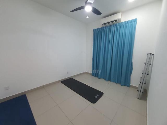 Taman Tasik Puchong, Ground Floor Corner Townhouse 1400sf Gated Guard 1