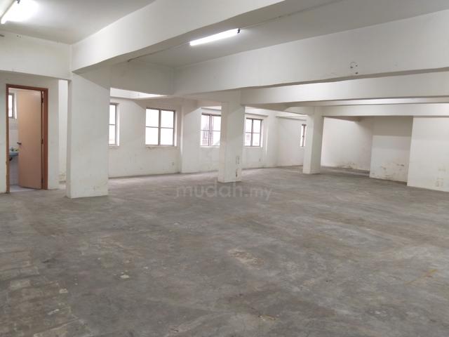 Diamond Square 1752sqft end lot 3 washroom 1