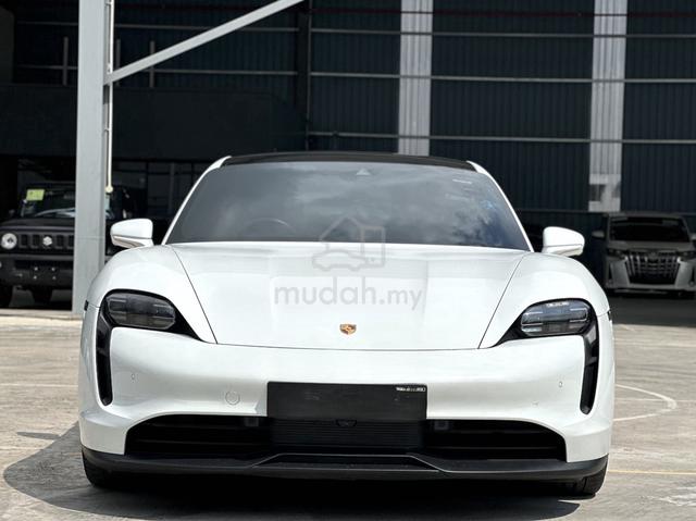 2020 Porsche TAYCAN 4S (A) Red Interior - 5