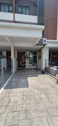 FOR RENT ! Elegan Residensi, Taman Putra Perdana, Puchong 1