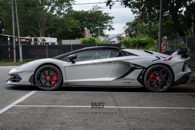 2020 Lamborghini AVENTADOR SVJ Roadster - 3