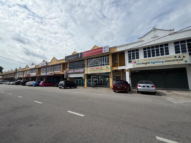 BANDAR PUTRA BERTAM 2-STY SHOP LoT | TENANTED | HIGH VISIBILITY | 1