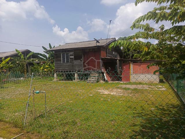 LOT BANGLO Rumah Rakyat Batu Kikir 1