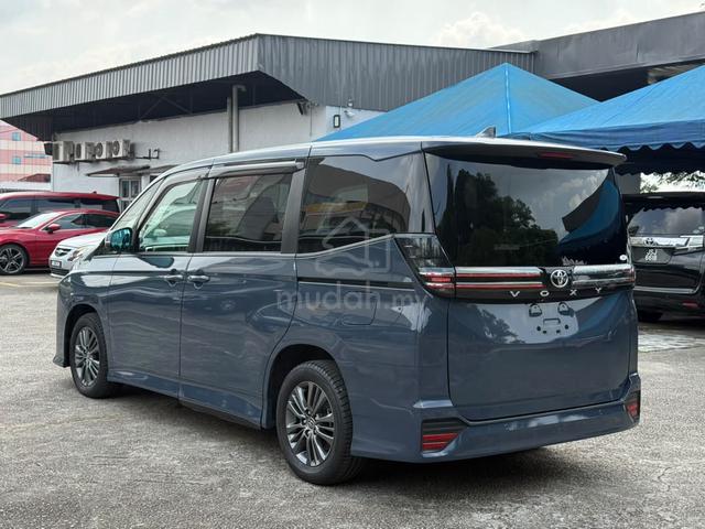 2022 Toyota VOXY 2.0 S-G (A) - 4