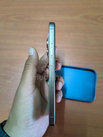 Apple iPhone 16 Pro 256 GB - photo 6 of 6