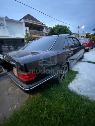 1995 Mercedes Benz E230 AVANTGARDE (CBU) 2.3 (A) - 4