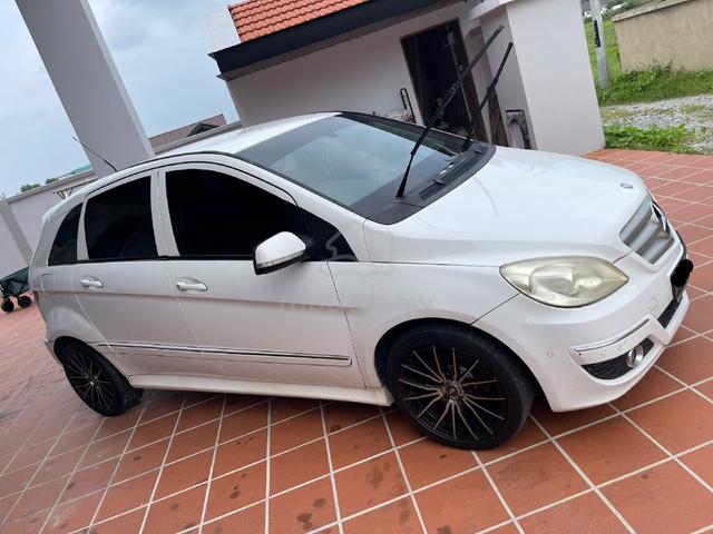 Mercedes Benz B180  - 3