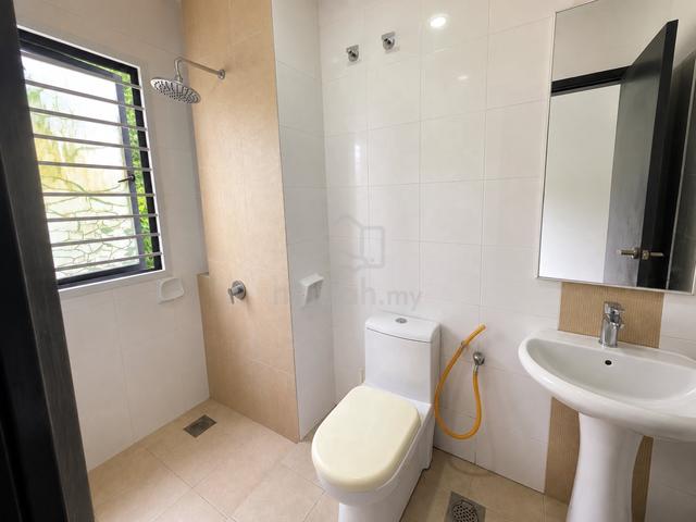 Sutera Damansara 2.5storey Corner Lot Renovated With Extra Big Land 1