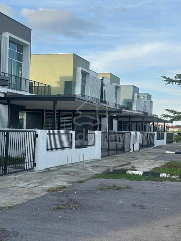 Field force road double storey semi d for sale* 1