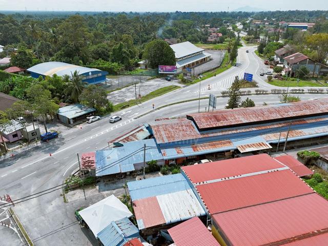 Changkat Jering Shoplot For Rent 1