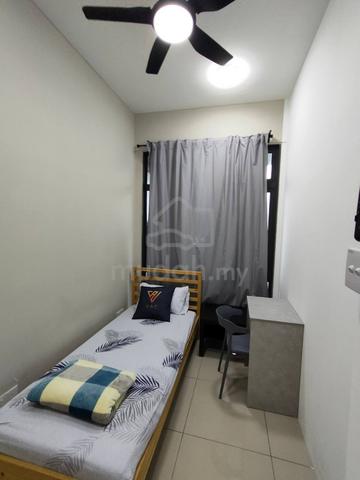 8scape Residensi Room For Rent Walking near Perling 1