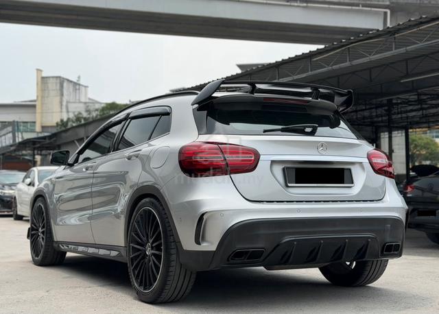 P.SUNROOF 2017 Mercedes Benz GLA45 2.0 AMG 4 MATIC - 2