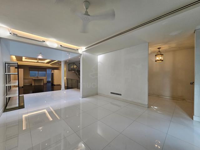 East residence KLGCC villa bukit kiara KL 4 storey with lift 1