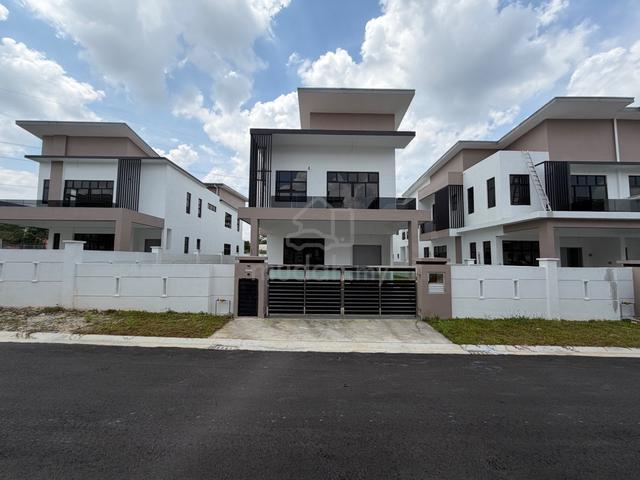 Skudai cluster house/ corner lot/ full loan/ taman U/ UTM/ Pulai utama 1