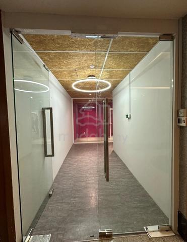 Partial fitted office for rent 1