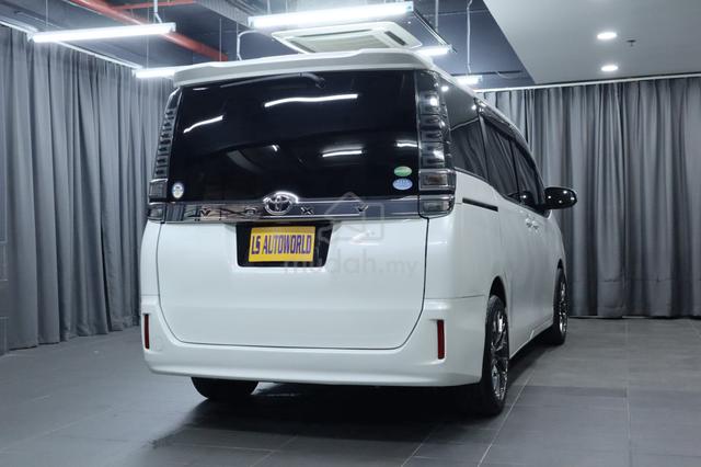 ORI 2019 Toyota VOXY 2.0CC (A) - 4