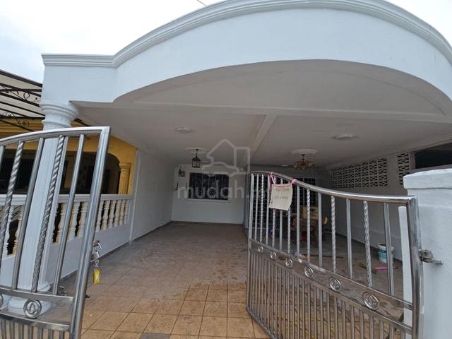 Terrace House (Taman Cuepacs, Batu 8) 1