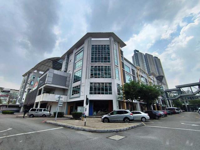 Office Unit in Bandar Putra Permai [✔ 2 min to Giant Seri Kembangan] 1