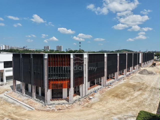 Brand NEW🔥Mainroad CORNER 3 Sty Shop Lot!District 7 Setia Alam -Rent 1
