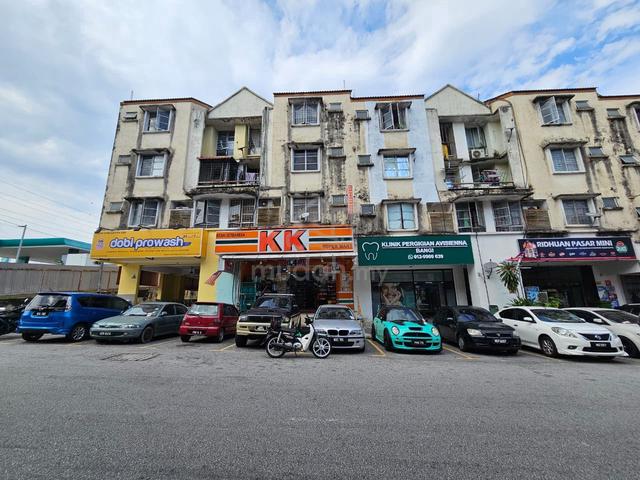 Bangi Seksyen 15 Ground Floor End Lot for Rent 1