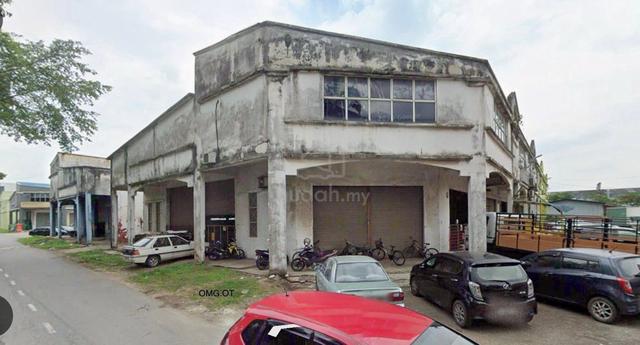 Bukit Kemuning 1.5 storey CORNER Link Factory 3800sqft Freehold 1