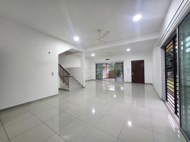 2sty Endlot House at Rimbun Vista - facing playground extra parking 1