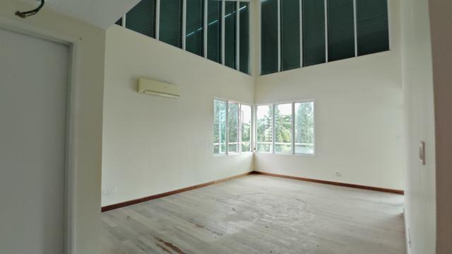 Below Market Value Bare Unit D Banyan 2 1/2 Storey Semi Detached 1