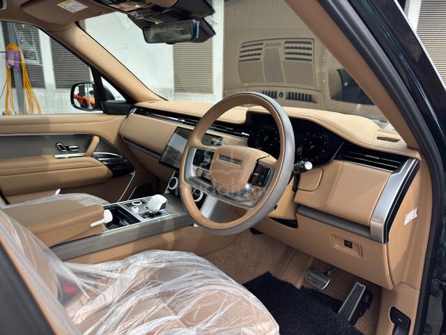 4 Seater 2023 Land Rover RANGE ROVER SV 4.4 VOGUE - 3