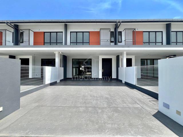 NEW 2 Storey Terrace Casira 3, Bandar Bukit Raja, Klang 1