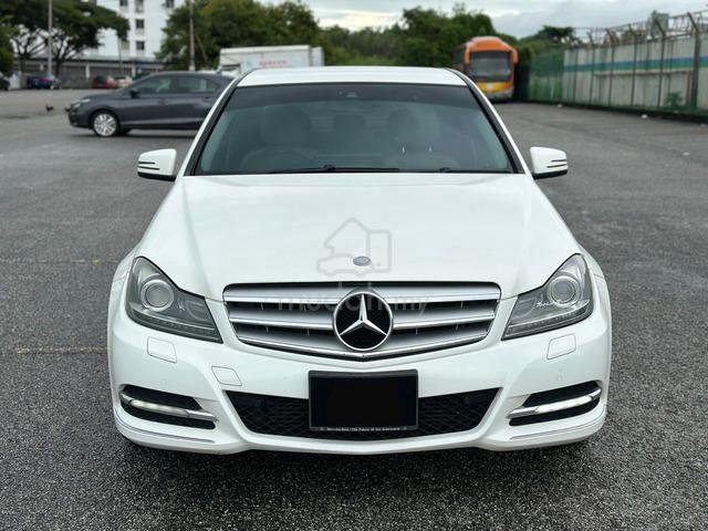 2012 Mercedes Benz C200 CGI BlueEFCY - 2