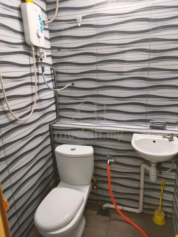 Bilik Room Awani Shop Bangi Avenue Seri Putra 2