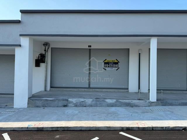 Teluk Kemang Taman Marlin Intermediate Shop Lot For Rent 1