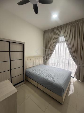 cheap balcony room for rent near ciq 1