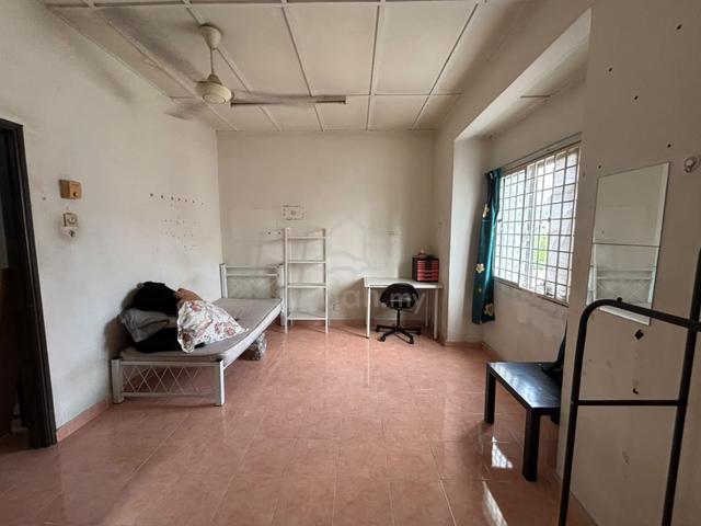 Bilik Sewa (MASTER BEDROOM) (NON SHARING) 1