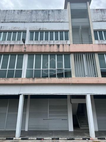 For Sale Triple Storey Intermediate Shoplot Located at 12th Mile 1