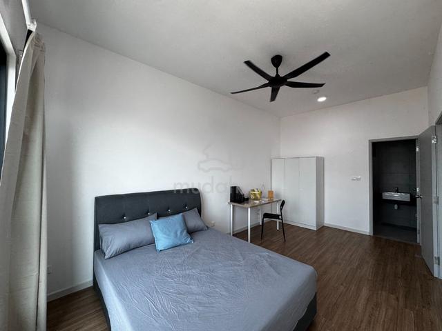 Master Room with Own Bath [Sunway Dora @ Bayan Baru] 1